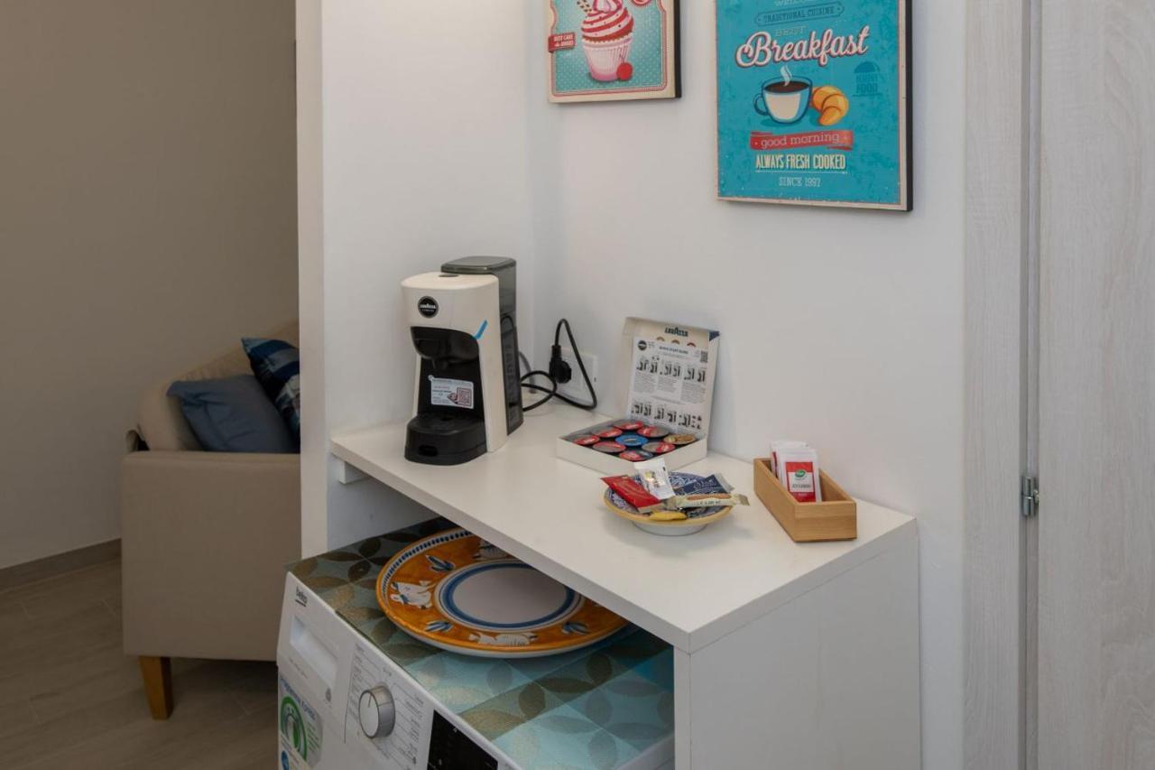 The Palm Sisters - Navigli, Bocconi Apartment Milano Ngoại thất bức ảnh