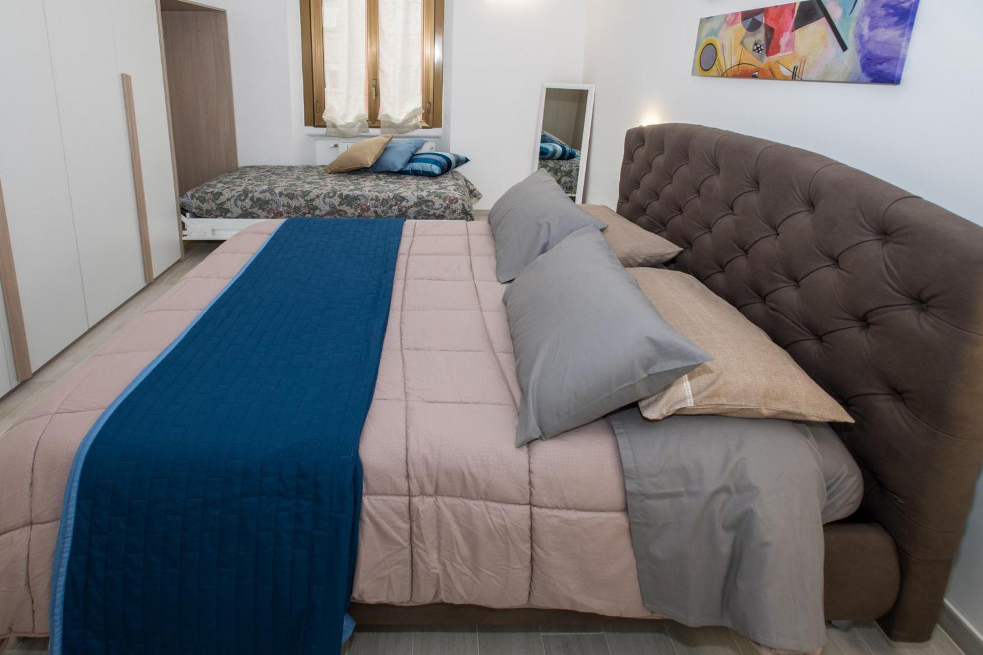 The Palm Sisters - Navigli, Bocconi Apartment Milano Ngoại thất bức ảnh